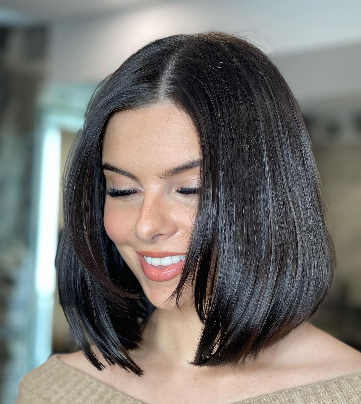 Brushing professionnel : secrets d'un blowout parfait qui dure - Salon en Vogue