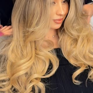 Salon en Vogue : Soin capillaire premium et traitement régénérant pour cheveux sains et brillants