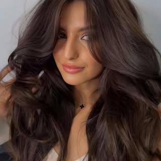 Salon en Vogue : Coloration experte et transformation de couleur par nos coloristes certifiées à Montréal