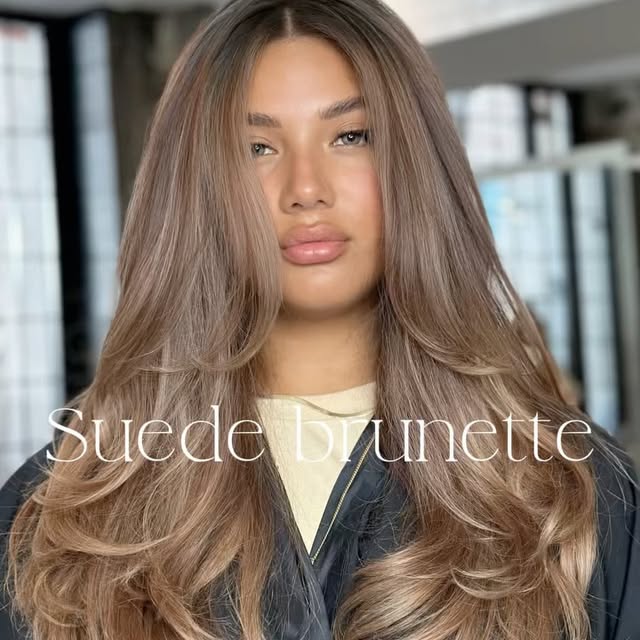 Salon en Vogue Montréal, De blonde abîmée à blonde luxueuse — soin gloss