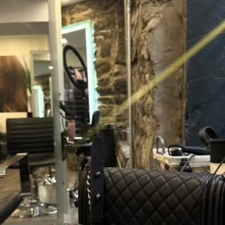 Salon en Vogue Montréal, Chignon élégant et coiffure soignée