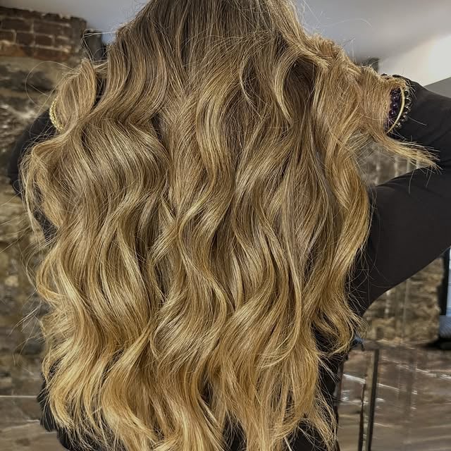 Salon en Vogue Montréal, Mèches caramel chaudes sur base brune