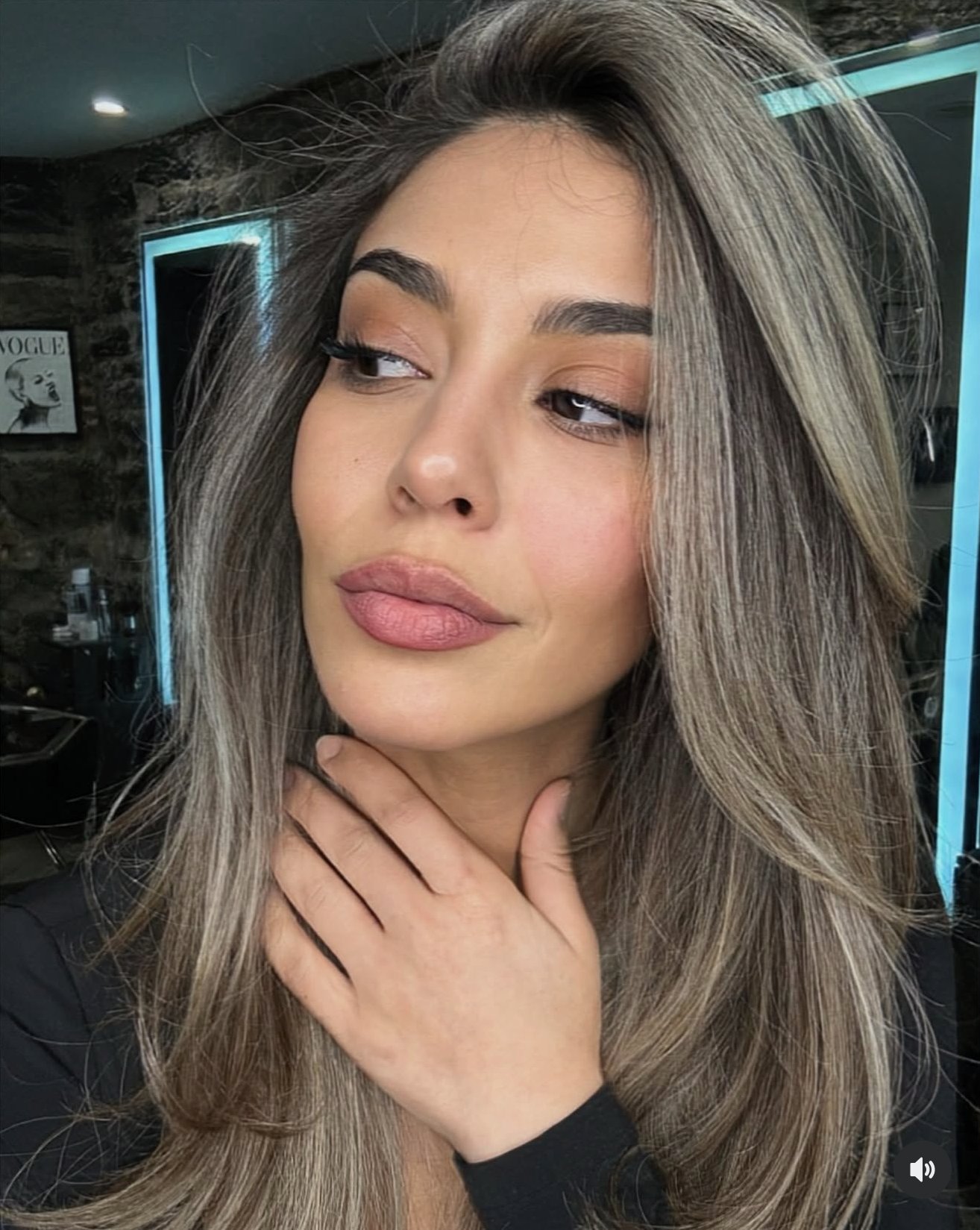 Salon en Vogue Montréal, Gros plan sur la dimension et la brillance d'un balayage signature