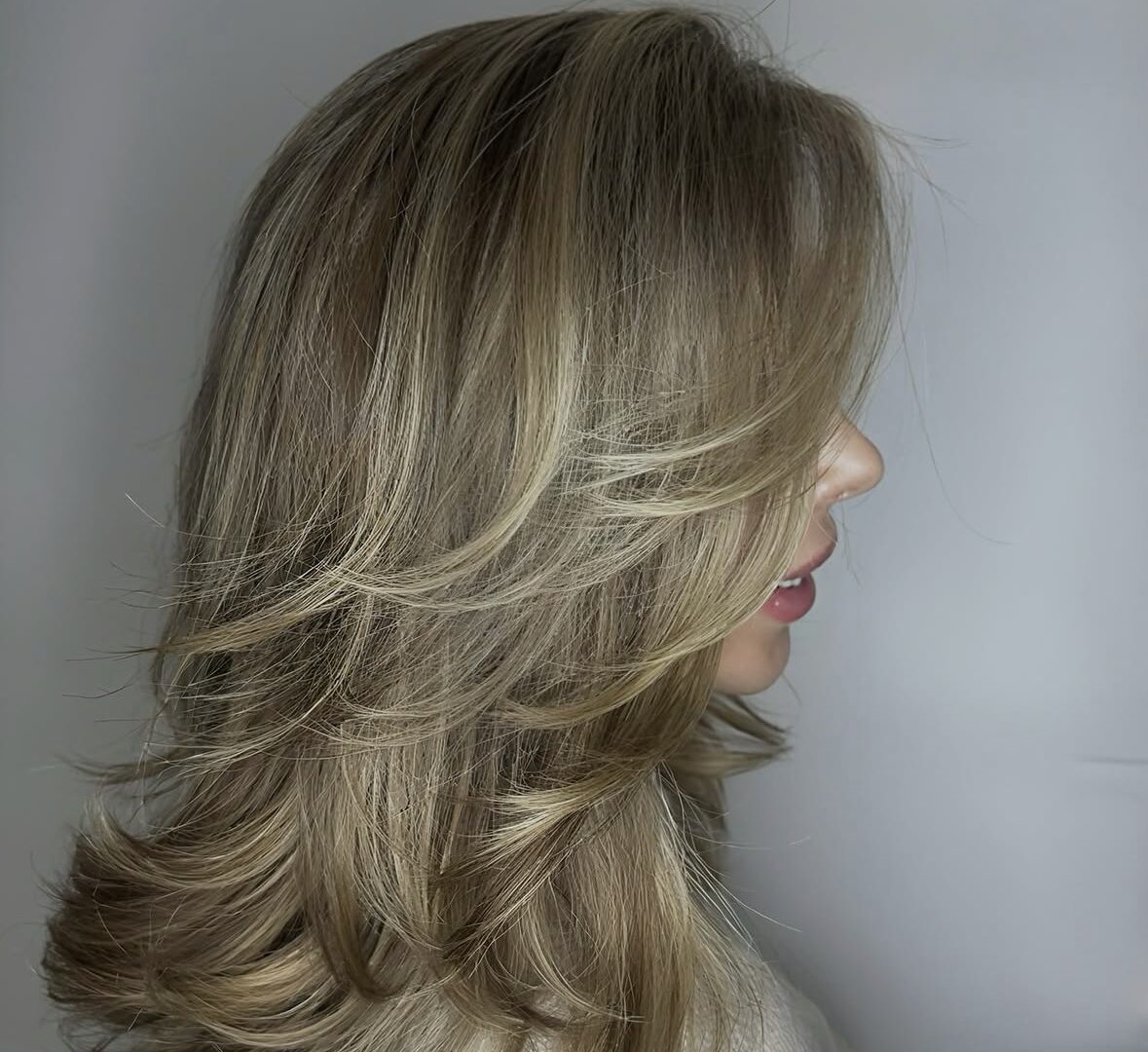 Balayage-couleur-beige-Salon en vogue